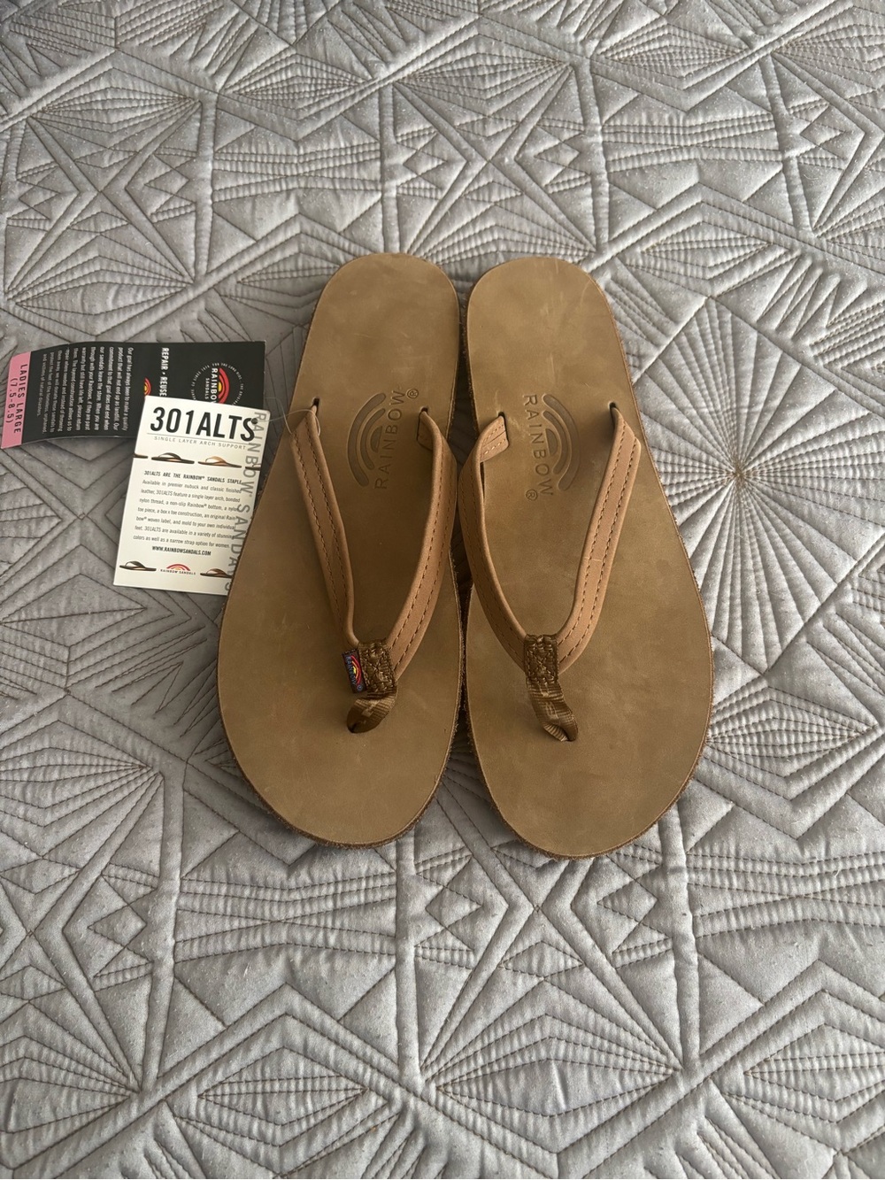 Rainbow 301 Alts Women's Brown Leather Flip Flops Sz L 7.5/8.5 NWT